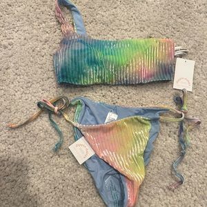 Dippin daisys brand new tie dye velvet bikini size medium